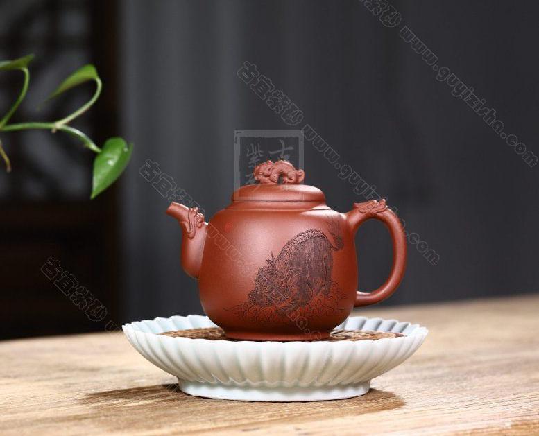 《靈龍納?！? style=